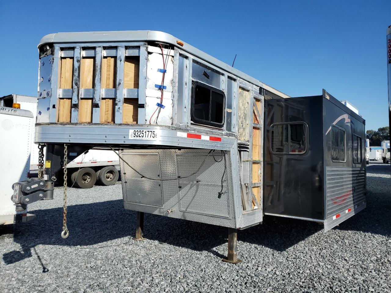 Bision Trailer Image 7