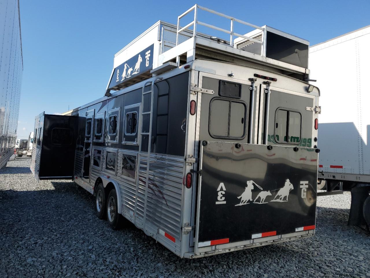 Bision Trailer Image 5