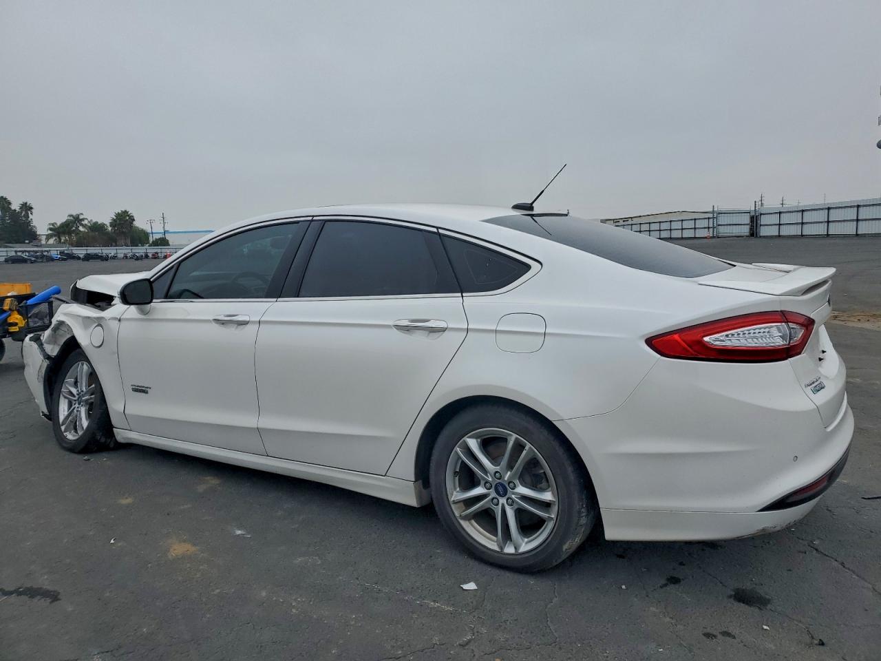 Ford Fusion Titanium Phev Image 2