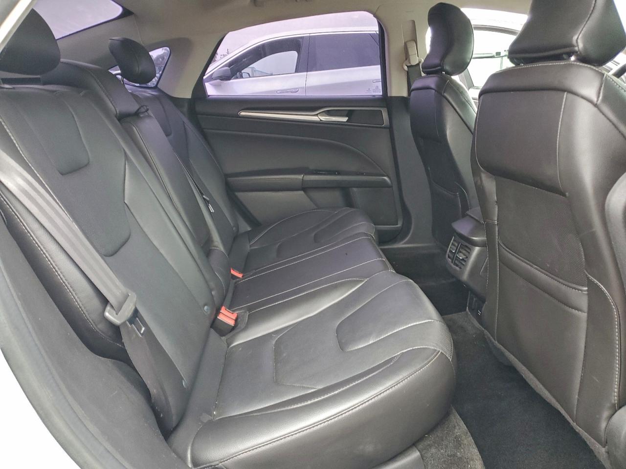 Ford Fusion Titanium Phev Image 10