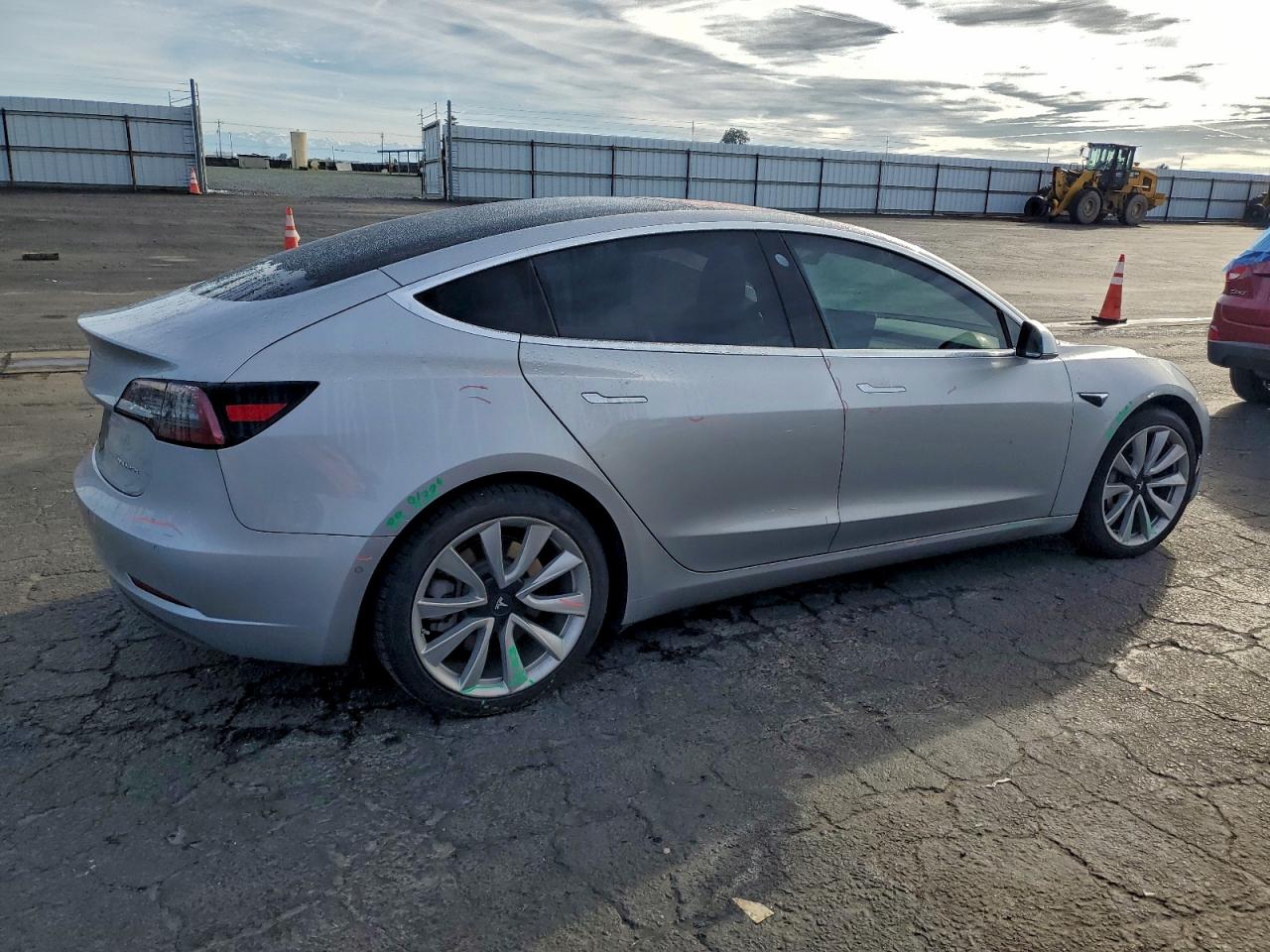 Tesla Model 3 Image 10