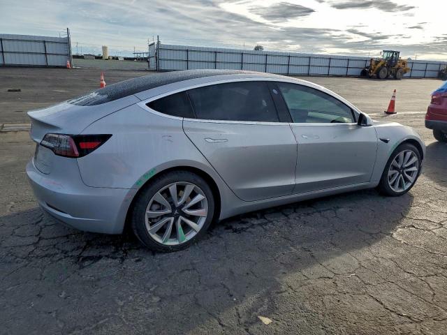 Tesla Model 3 Image 10