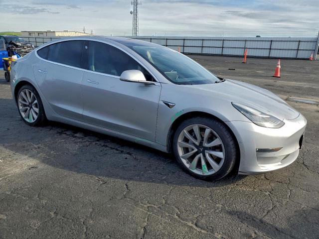 Tesla Model 3 Image 9