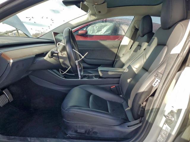 Tesla Model 3 Image 5