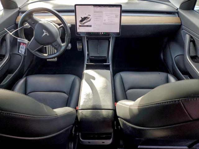 Tesla Model 3 Image 4