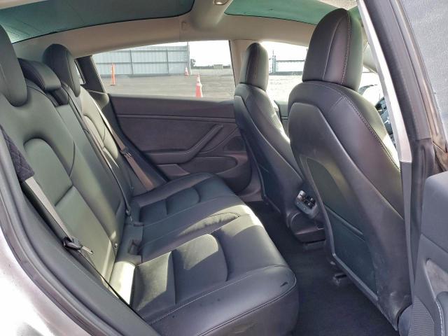 Tesla Model 3 Image 6