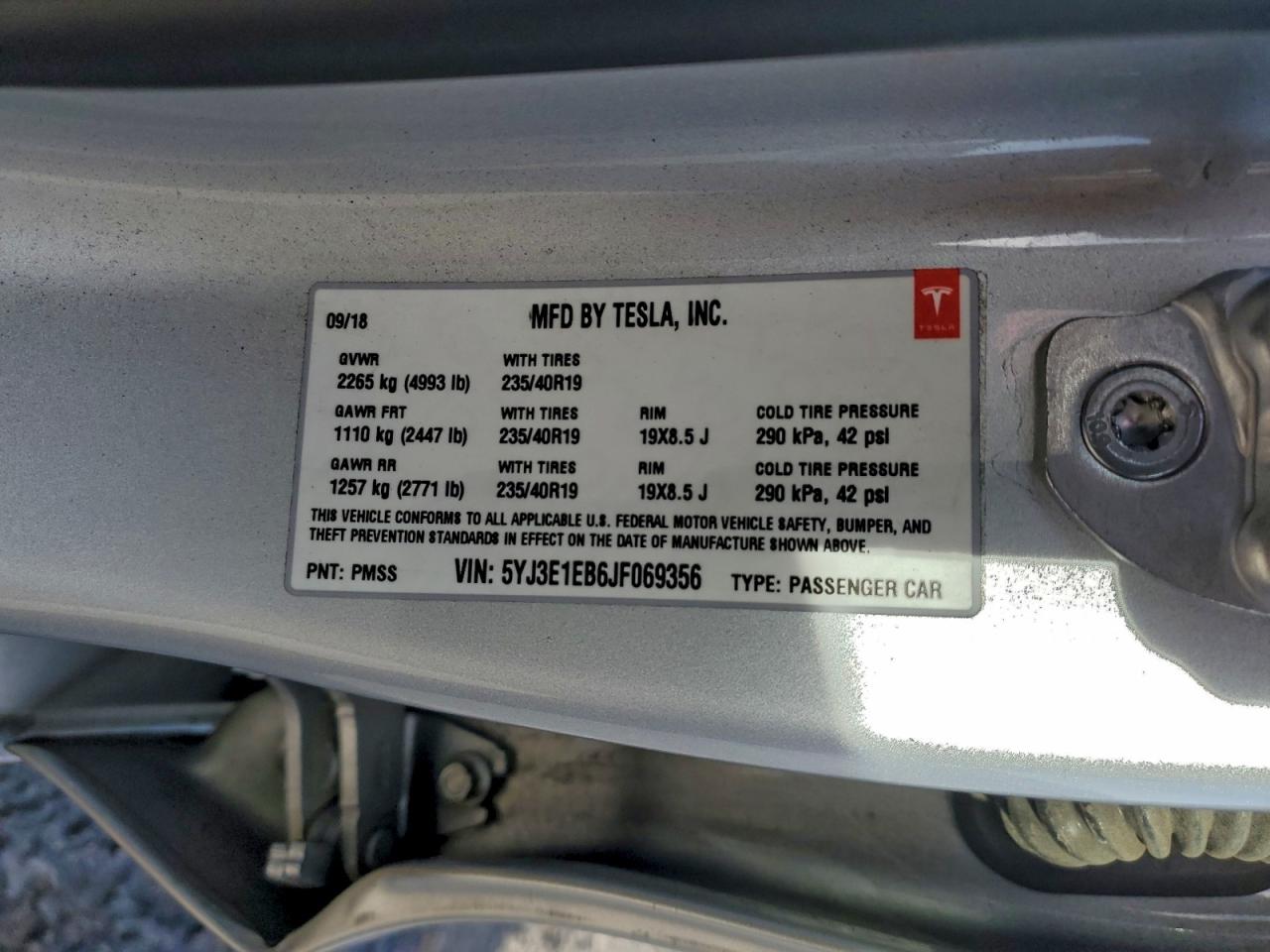 Tesla Model 3 Image 12