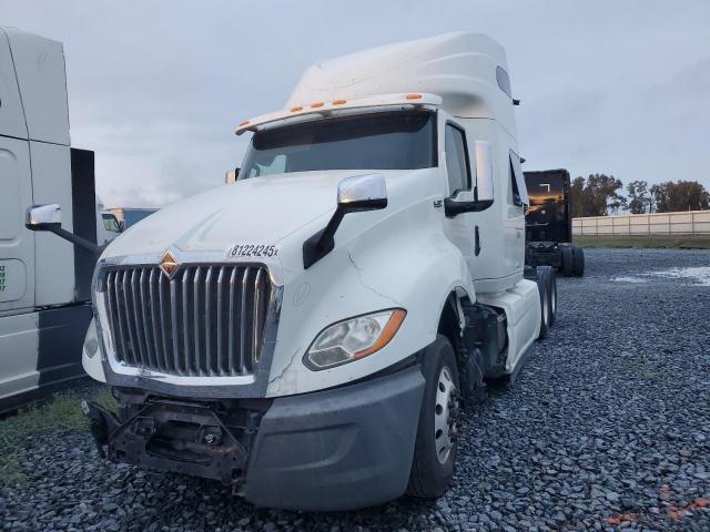 International Lt625 Image 10