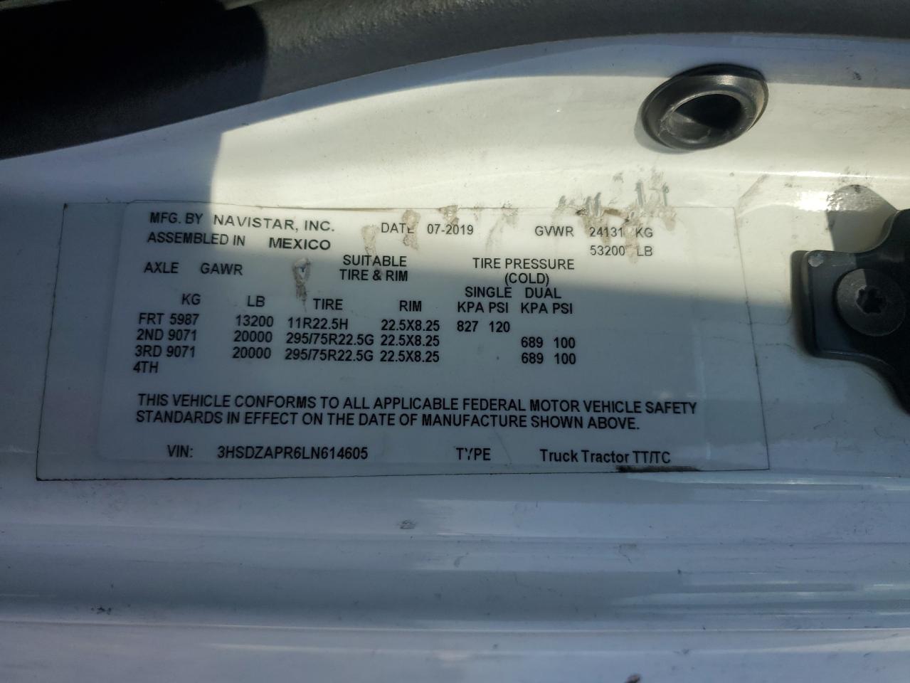 International Lt625 Image 6