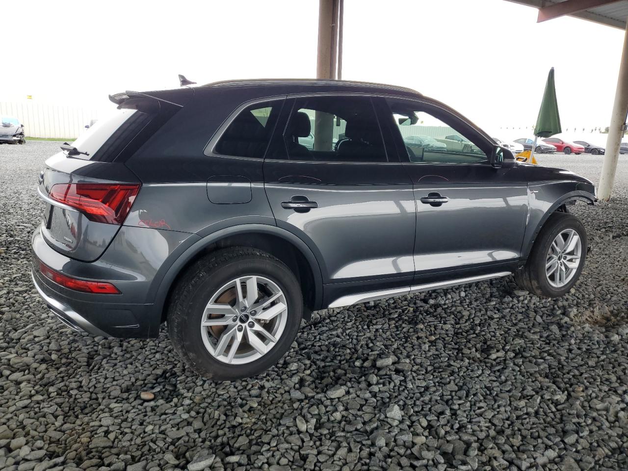 Audi Q5 Premium 45 Image 2