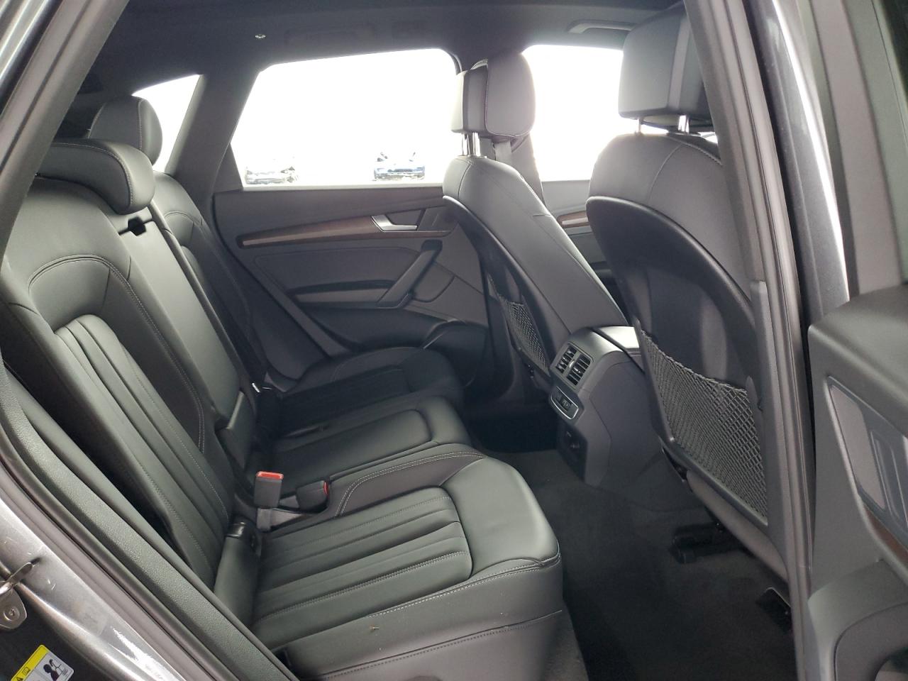 Audi Q5 Premium 45 Image 11